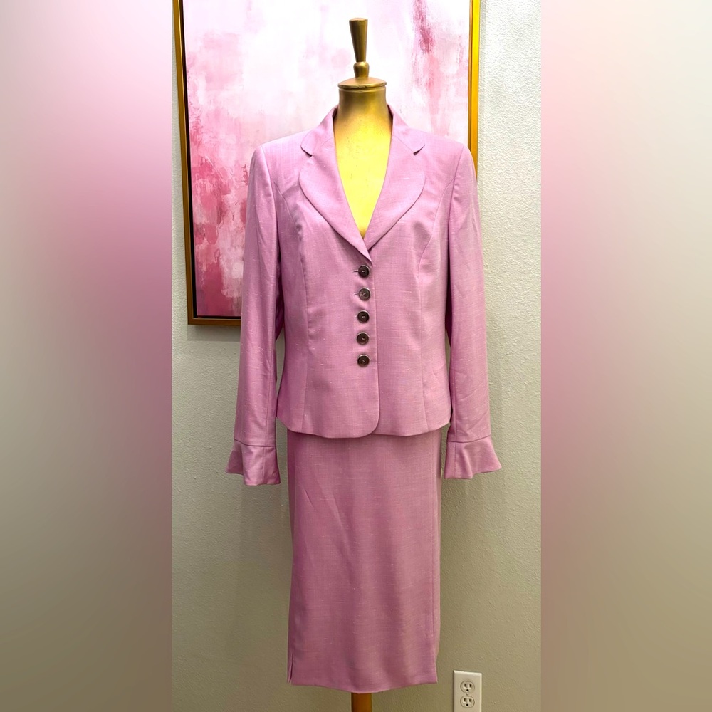 ESCADA Vintage 2pc Skirt. Pre-owned. Excellent conditions. Size 42